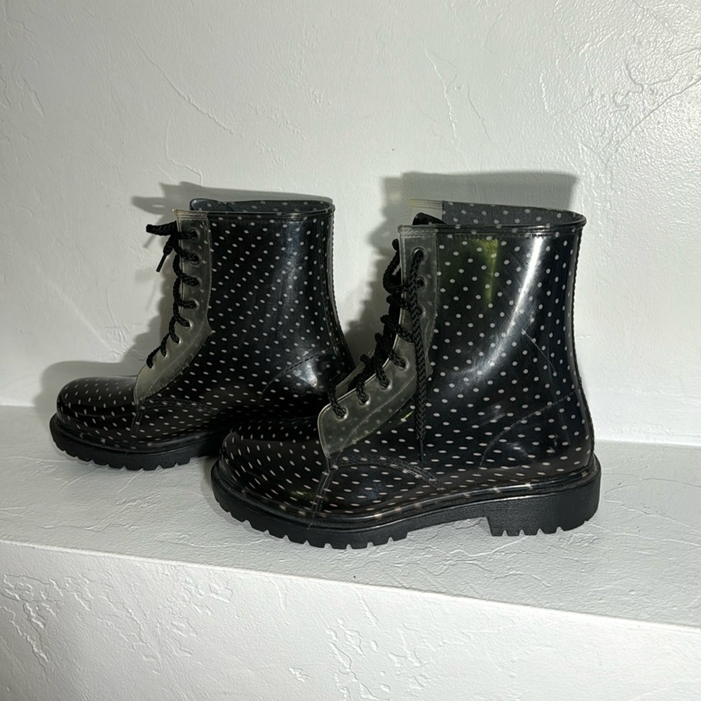 Dirty Laundry Black w/ White Polka-Dots Rain Boots Size 10 - Picture 4 of 9